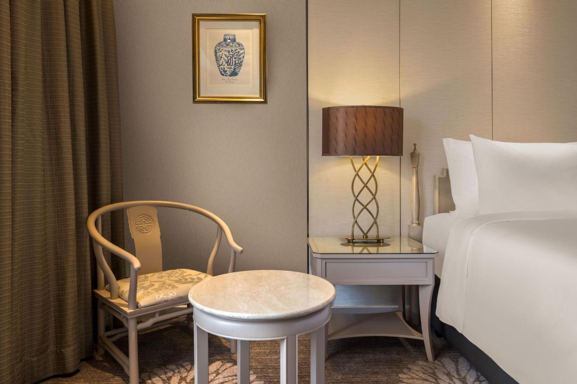 Dusit Princess Hotel 5*
